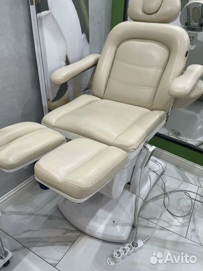 Универсальное кресло доя бьюти процедур