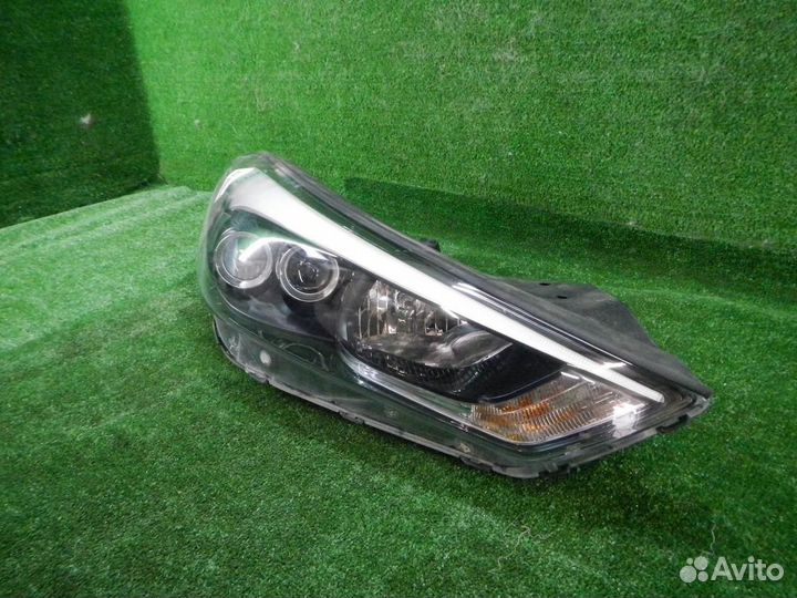 Фара правая Hyundai Tucson