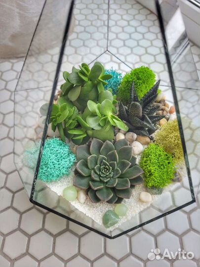 Букет цветов в стеклянной вазе