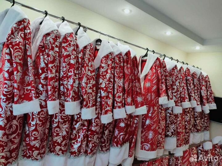 Продажа новых костюмов 