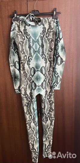 Комбинезон гимнастический со змеиным принтом