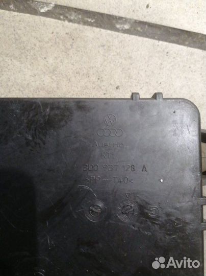 Блок реле Volkswagen Phaeton W12 6 2005