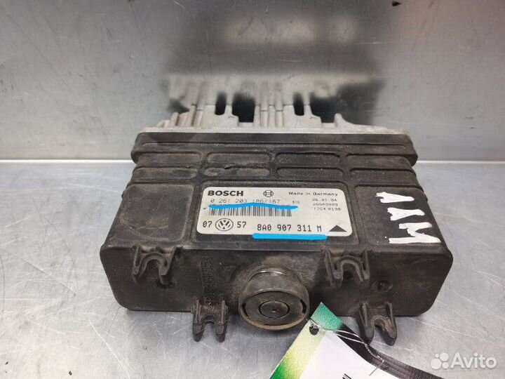 Блок управления двигателем Volkswagen Golf