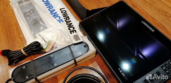 Lowrance HDS 12 live AI3in1