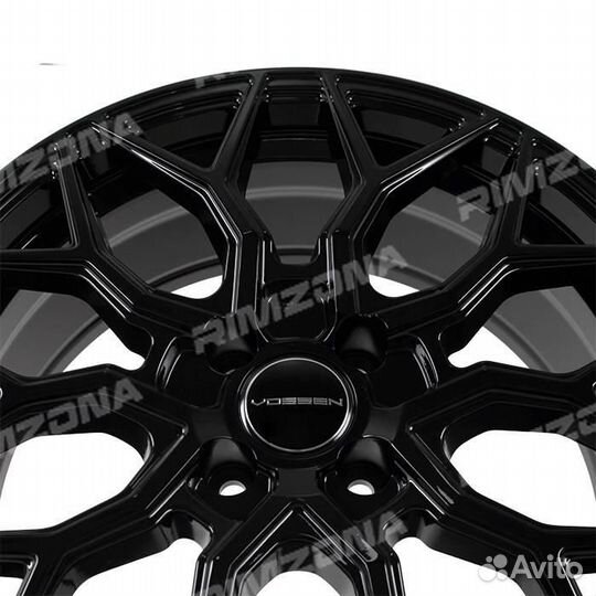 Литой диск sakura wheels R17 4x100