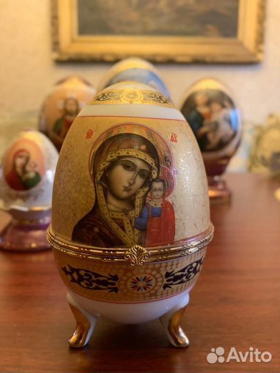 Статуэтка яйцо фарфоровое