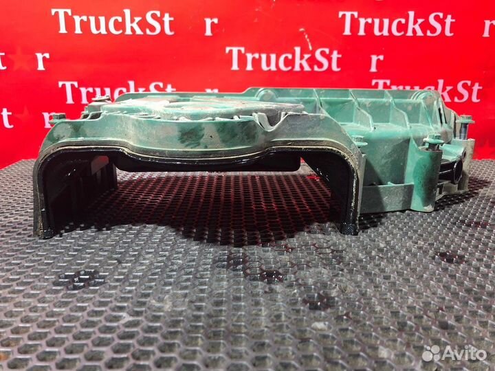 Крышка плиты двигателя Volvo FH