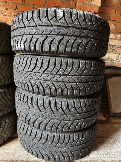 Bridgestone Ice Cruiser 7000 205/60 R16 92T