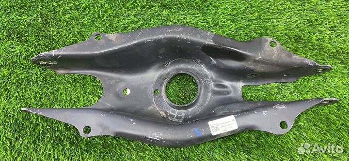 Рычаг задний правый и левый нижний для Mercedes