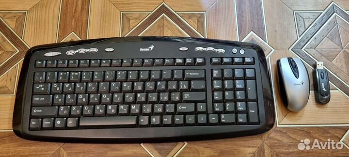 Беспроводная клавиатура + мышь Genius