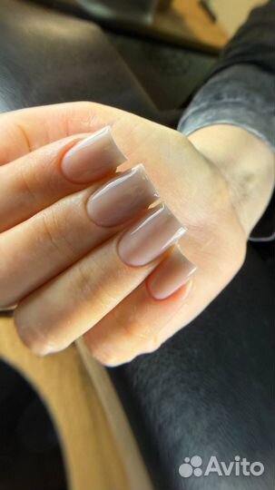 Модель на маникюр