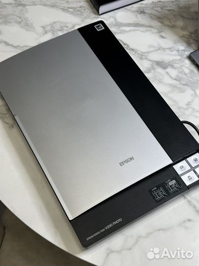 Сканер Epson Perfection V200