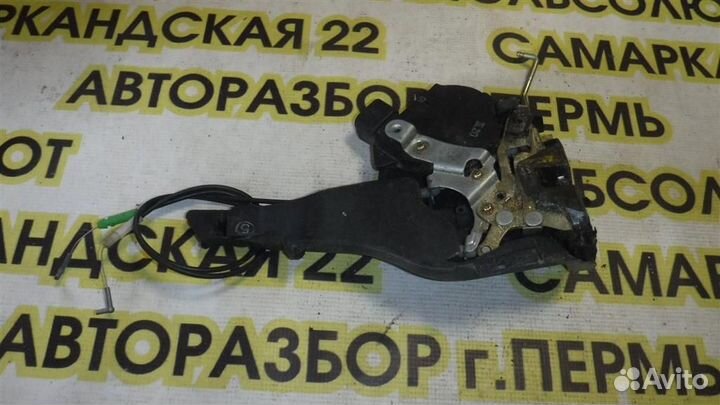 Замок двери задней левой Toyota RAV4 (XA20) 2000