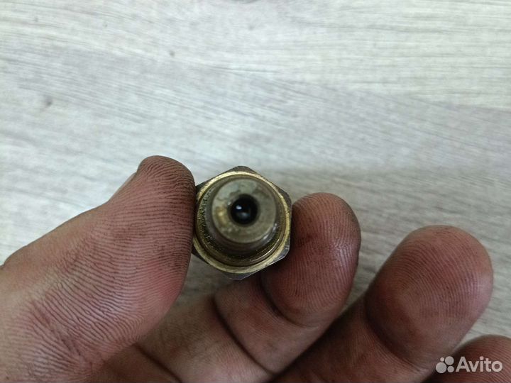 Датчик давления масла Гура ford focus 2 1.6