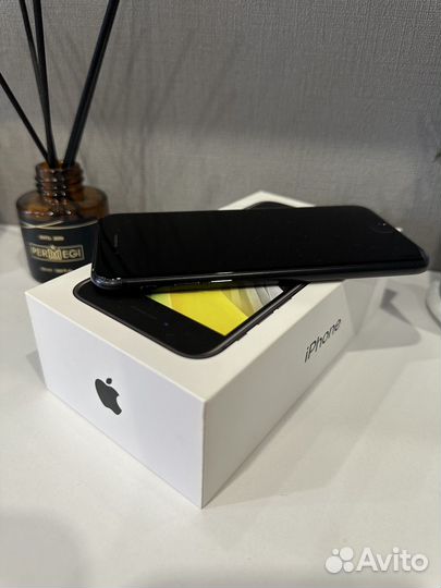 iPhone SE (2020), 128 ГБ