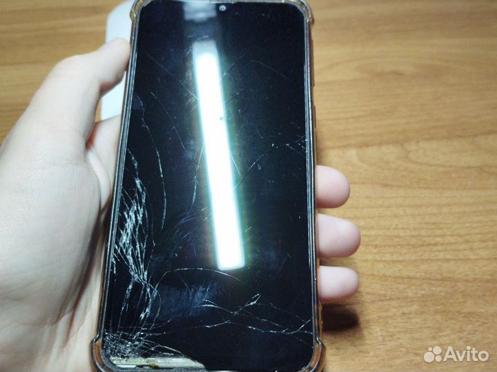 Samsung Galaxy M20, 3/32 ГБ