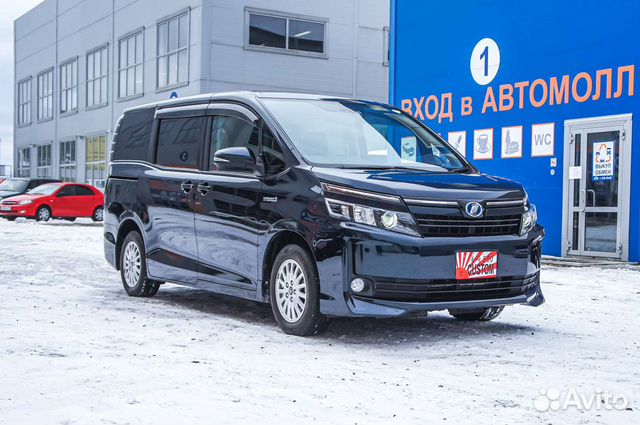 Toyota Voxy 1.8 CVT, 2015, 116 724 км