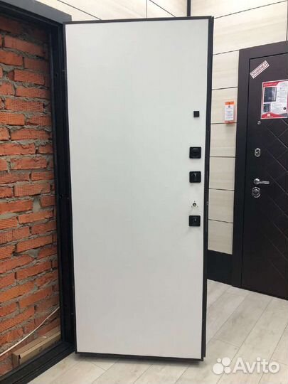 Дверь входная металлическая