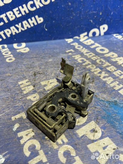 Передний правый замок двери Chery Amulet лифтбэк