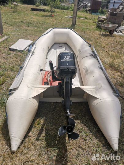 Моторная лодка quicksilver