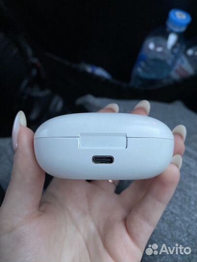 Беспроводные наушники JBL Free II белые