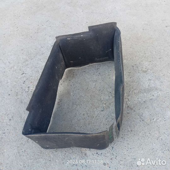 Кожух, чехол акб Volkswagen Tiguan 2