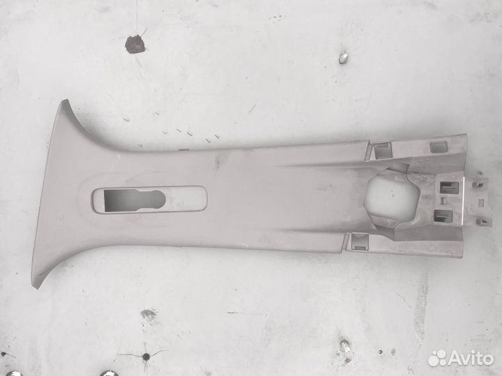 Обшивки средней стойки левая Renault Fluence