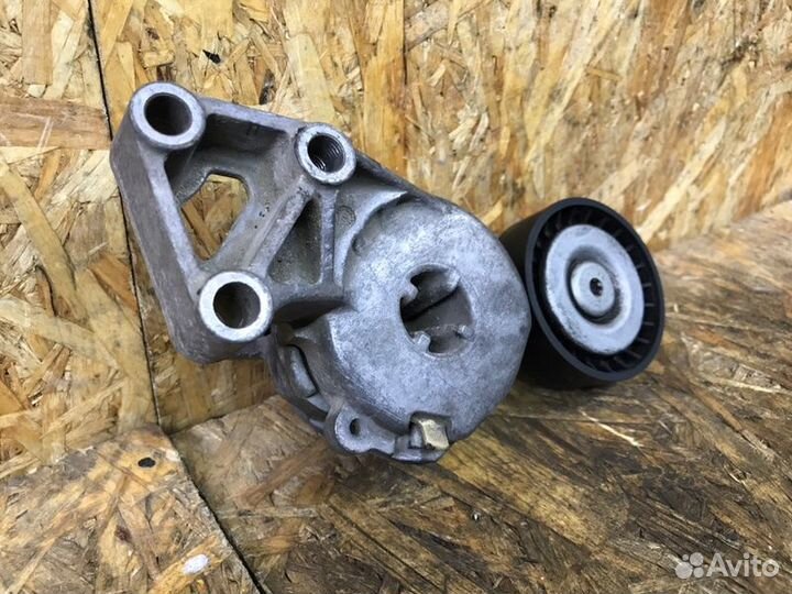 Ролик натяжной навесного оборудования Skoda