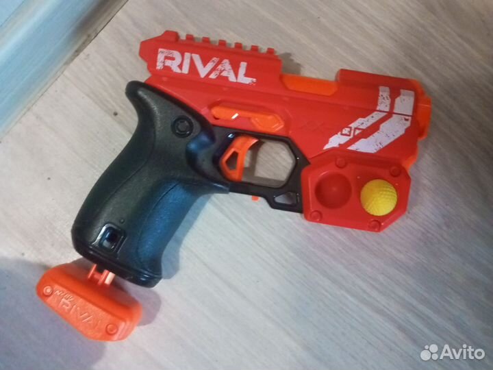 Игрушечный пистолет Nerf rival
