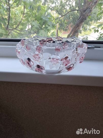 Ваза-фруктовница на ножке цветное стекло