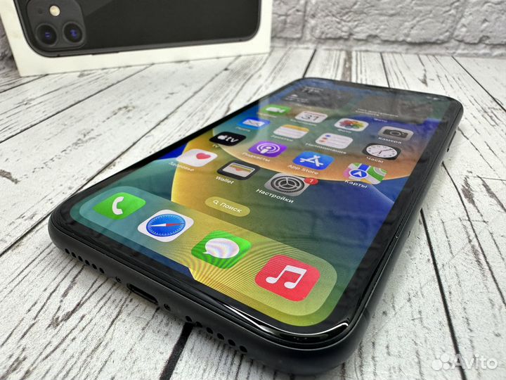 iPhone 11, 64 ГБ