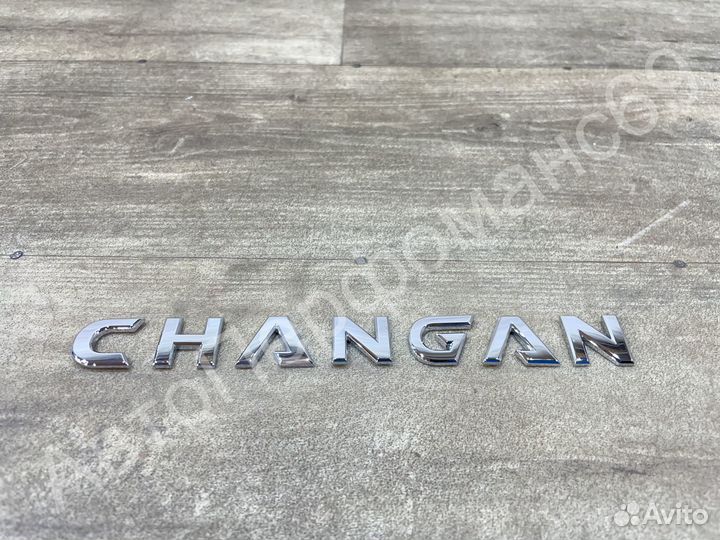 Шильдик крышки багажника Changan