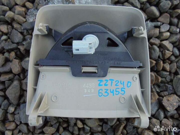 Стоп-сигнал в салоне Toyota Premio ZZT240 1ZZ-FE