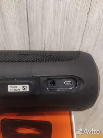 Колонка jbl flip 4 оригинал полный комплект