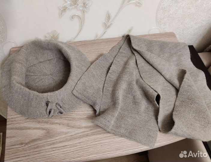 Берет с шарфом
