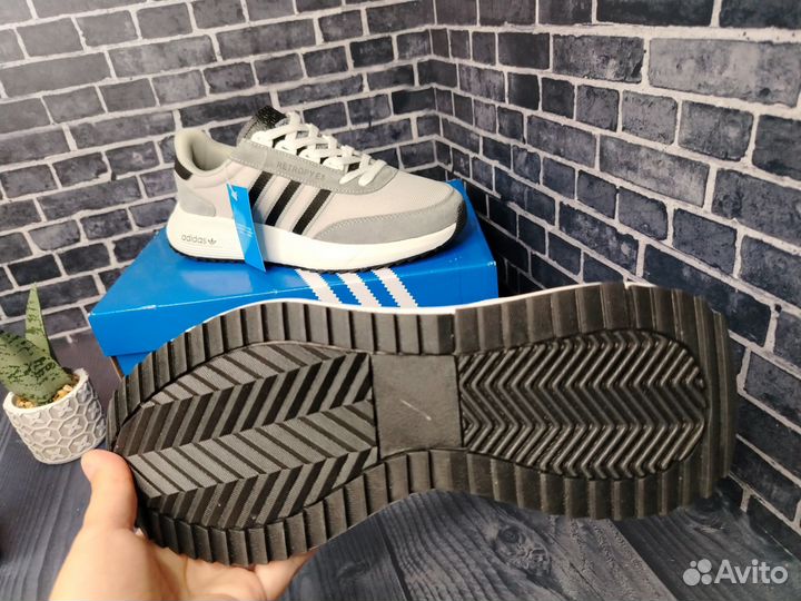 Кроссовки Adidas retropy e5