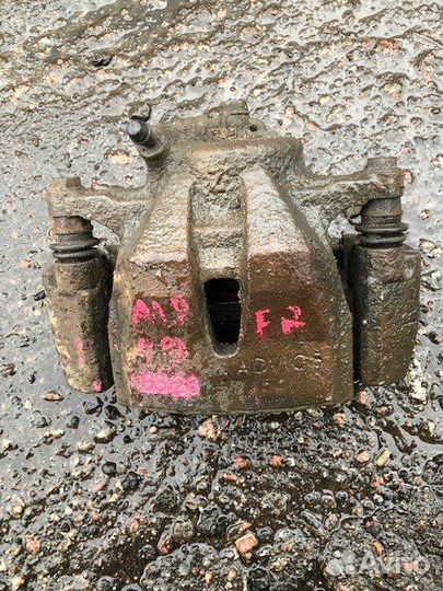 Суппорт тормозной Toyota RAV4 (XA40) IV (2012-2015