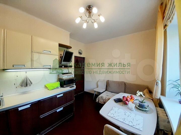 3-к. квартира, 105,4 м², 2/10 эт.