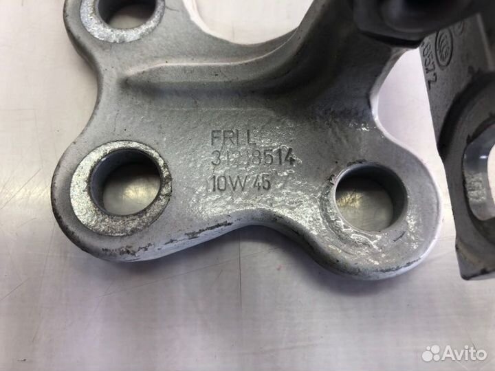 Петли двери передние левые Volvo S60 B5254T5 2011