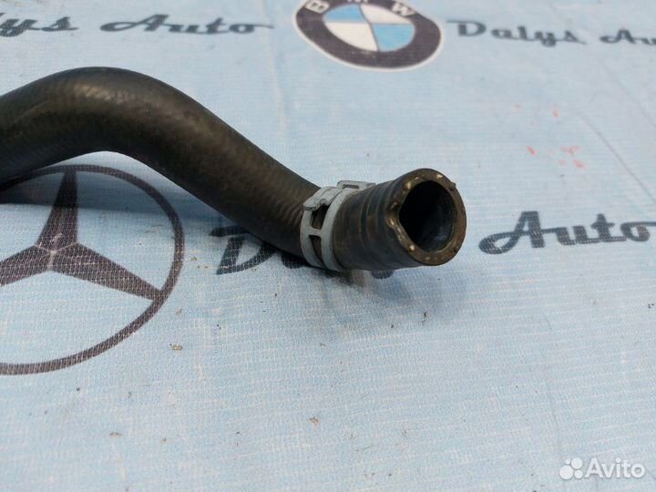 Патрубок системы охлаждения Mercedes-Benz E-Class