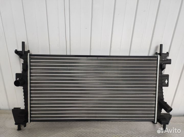 Радиатор ford focus 3 1.6/1.8/2.0 2011- нв