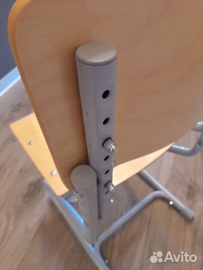 Стул школьный