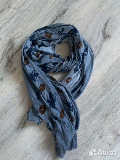 Шарфы, палантины, платки. В отличном состоянии