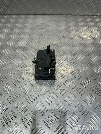 Замок двери передний правый LADA Granta