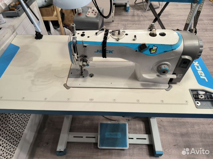 Швейная машина Jack