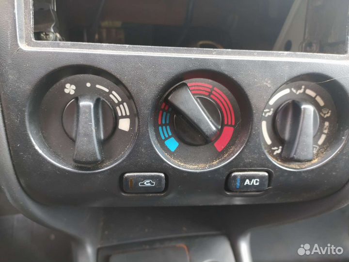 Блок управления отопителем Ниссан Примера Р11