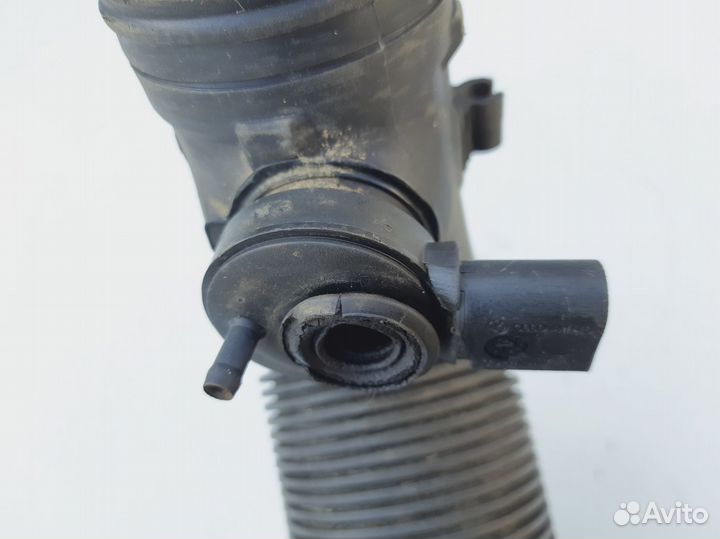 Гофра воздушного фильтра Skoda Octavia A4 Golf 4