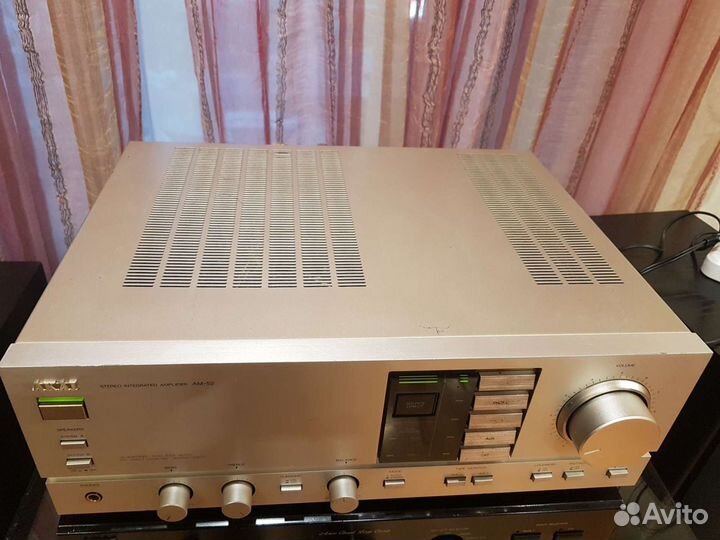 Усилитель Akai AM-52