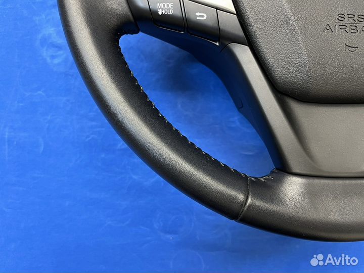 Оригинальный руль с косточкой Toyota Camry 55