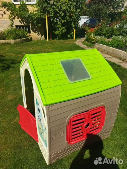 Детский пластиковый игровой домик